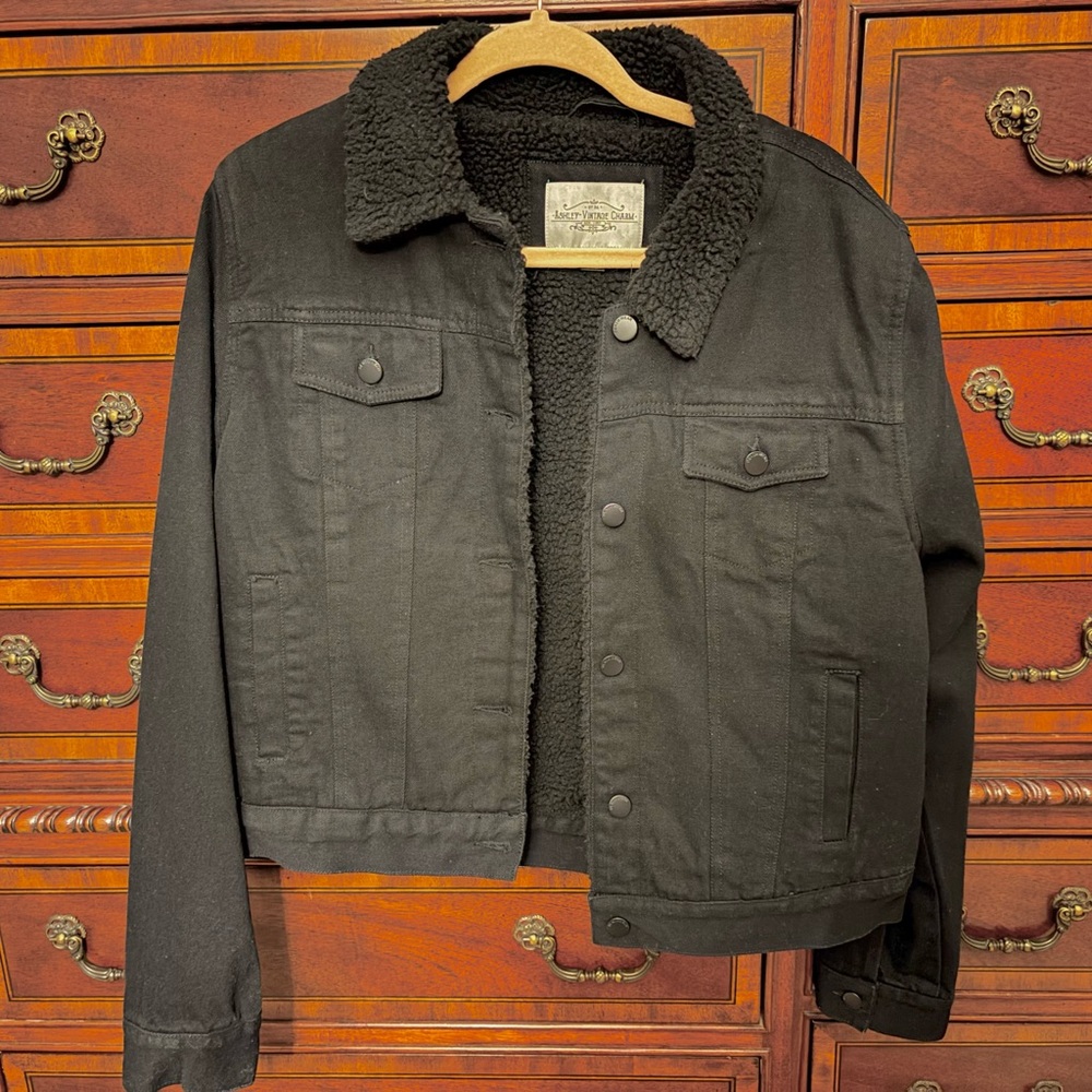 Black Sherpa-Lined Jean Jacket